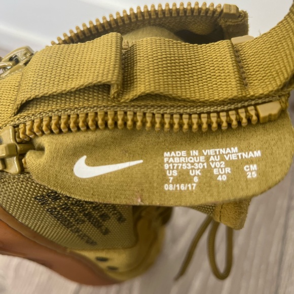 NIKE 2017 Air Force 1 Mid 'Desert Moss' - Picture 3 of 7